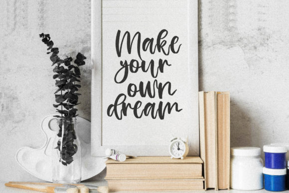 Britany Font - Preview 1