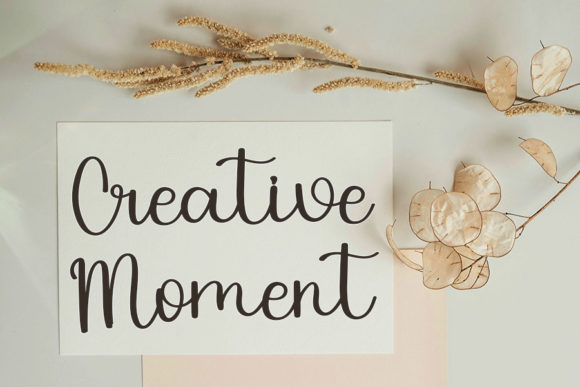 Creative Vintage Font - Preview 1