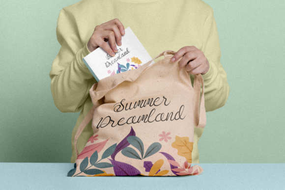 Hello Queen Font - Preview 6