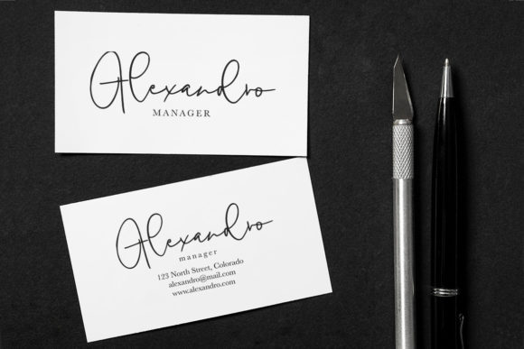 Antoinette Font - Preview 2