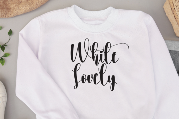 Girl Love Font - Preview 2