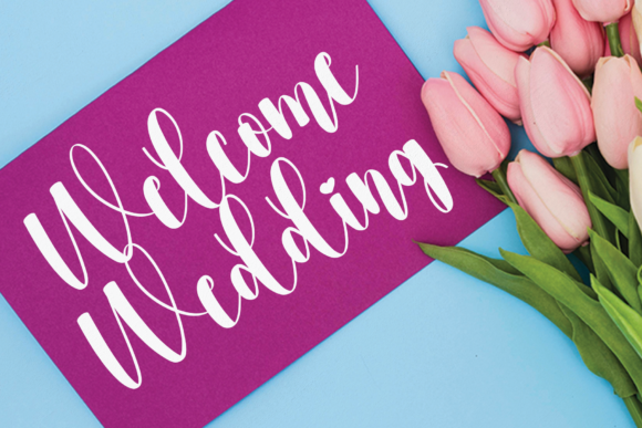 Girl Love Font - Preview 3
