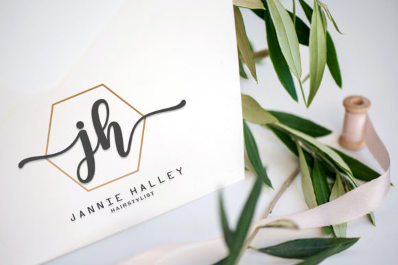 Kettiy Zalliya Script Font font preview - 4