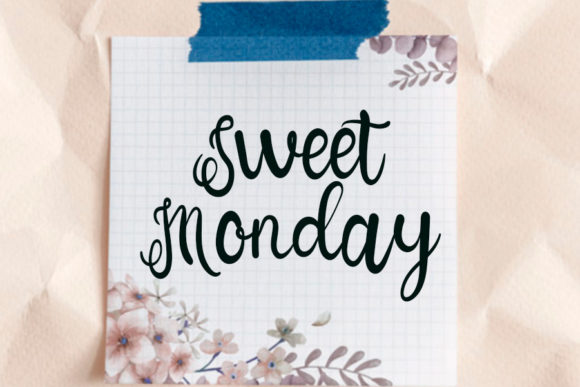 Holiday Maker Font - Preview 3