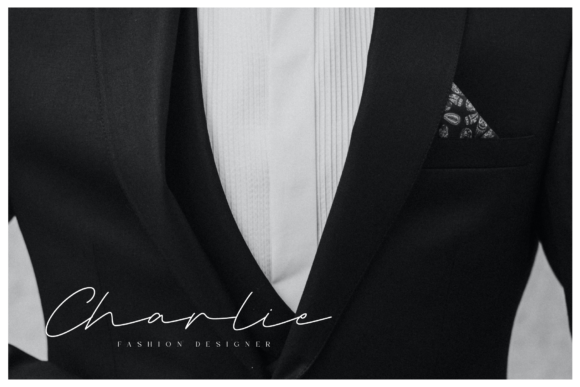 Deluna Signature Font - Preview 1