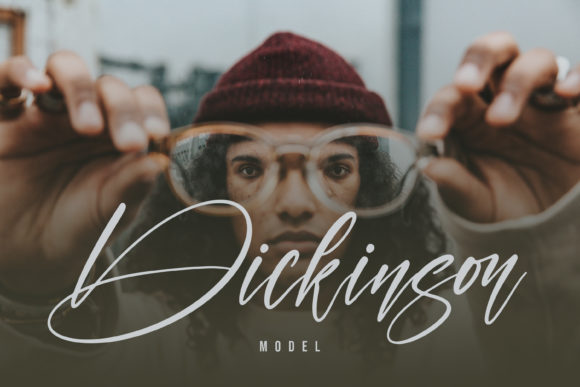 Halimunde Signature Font - Preview 1