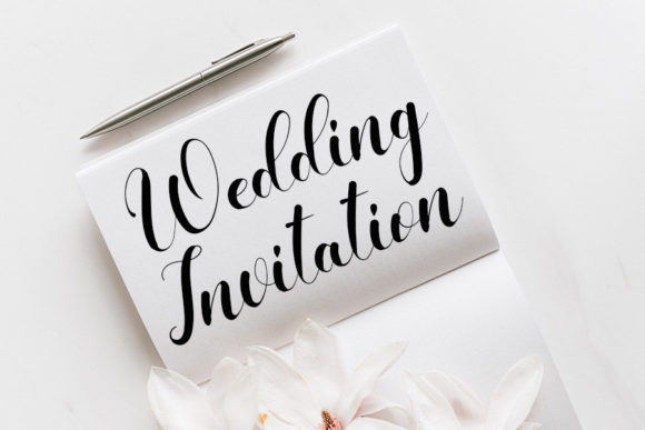 Honeyloves Font - Preview 1