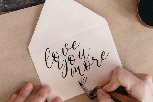Almondwild Font - Preview 1