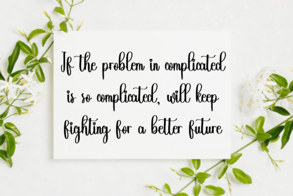 Flowertail Font - Preview 1