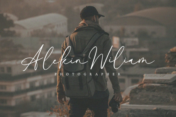 Alyson Signature Font - Preview 1