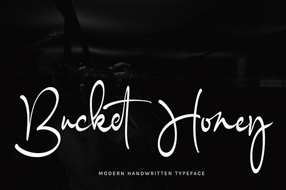 Antique Fontbear Font - Preview 1