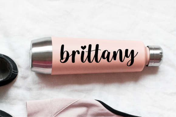 Aprillica Font - Preview 5