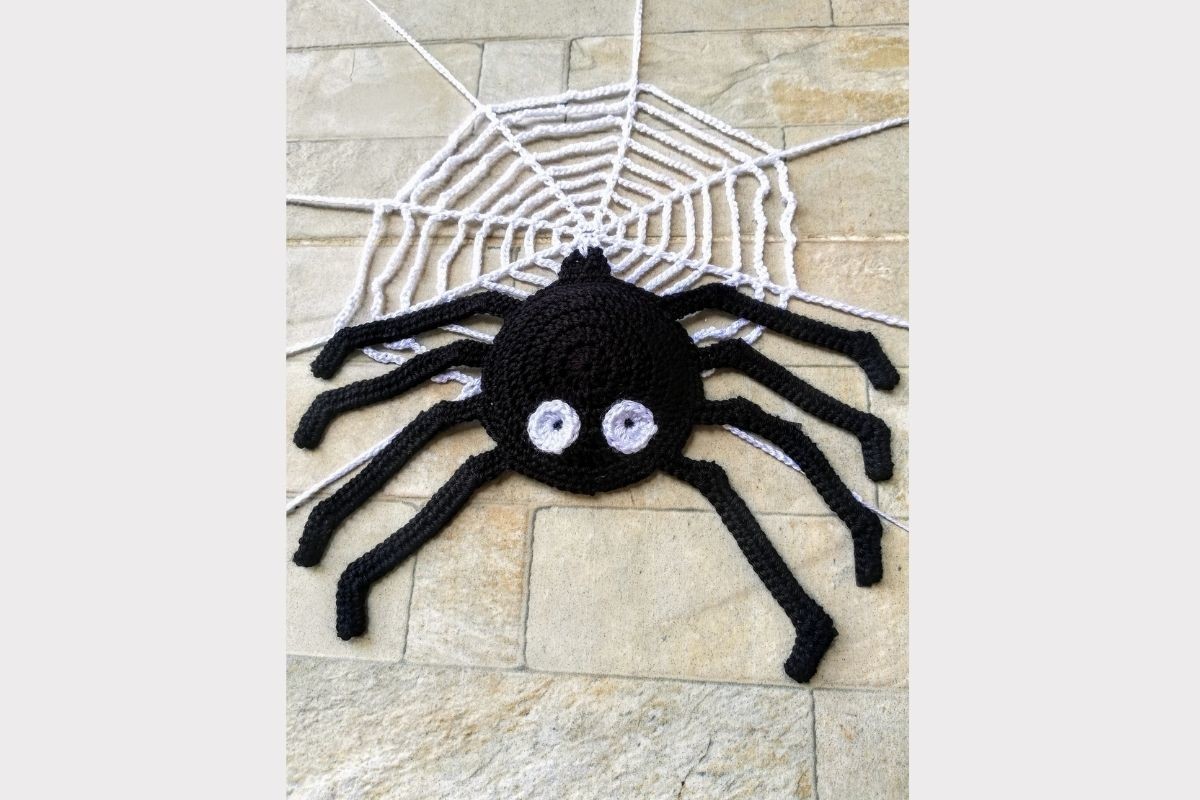 Crochet Halloween Spider & Spiderweb