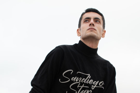 Santtiago Raymond Font font preview - 6