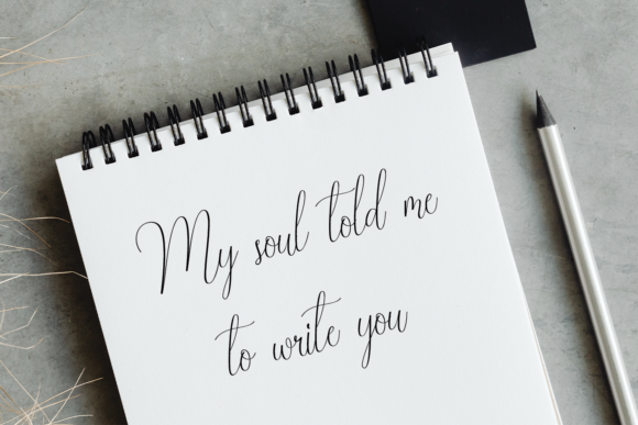 Female Font - Preview 3