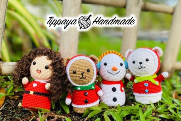 Five-Character Christmas Amigurumi Crochet Set