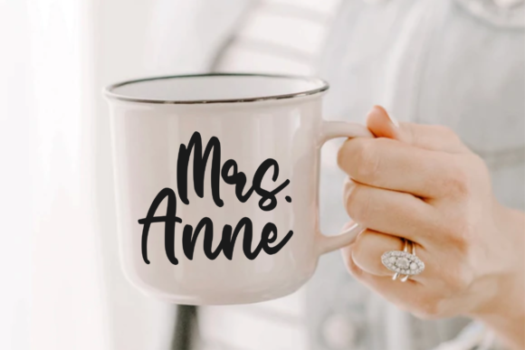 Hillgoldie Font font preview - 6