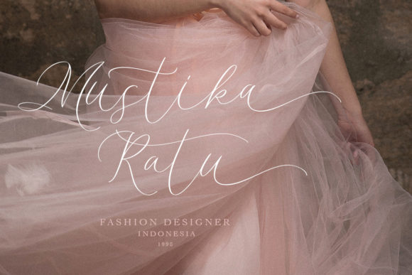 Adeline Font - Preview 1