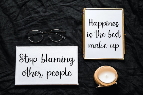 Happy Signature Font - Preview 1