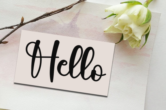 Blooms Font - Preview 1