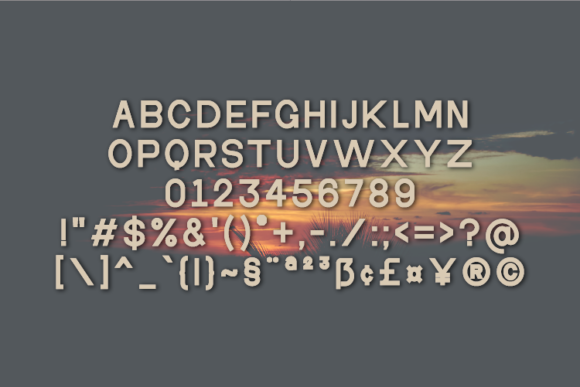 Dresmoun Font - Preview 1