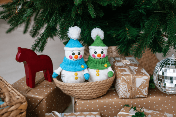Easy Christmas Snowman Crochet Pattern
