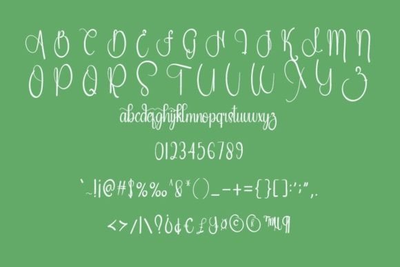 Antique Font - Preview 3