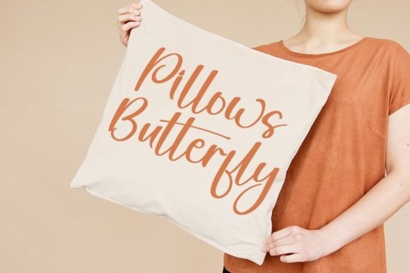 Butterfly Font - Preview 1