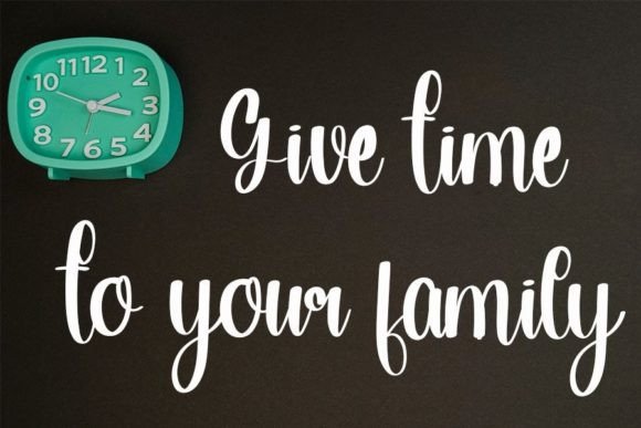 Family Time Font - Preview 3