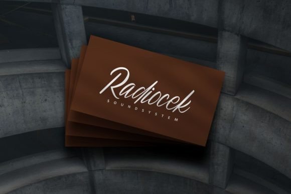 Hallimon Font - Preview 1