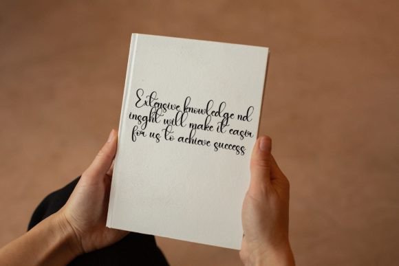Dandelion Font - Preview 3