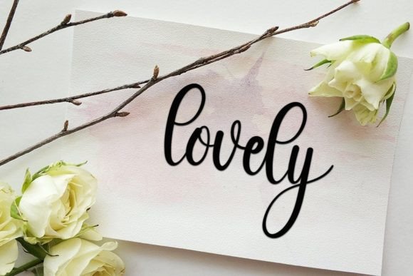 Family Font - Preview 1
