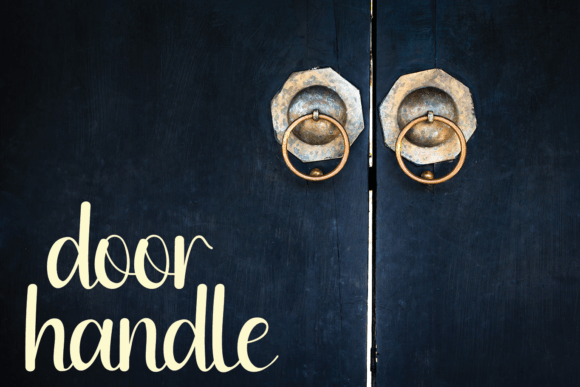 Antique Font - Preview 4