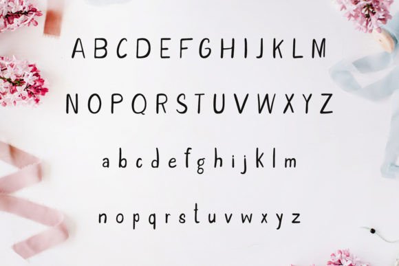 Madelin Font PNG with transparent background - Preview 1