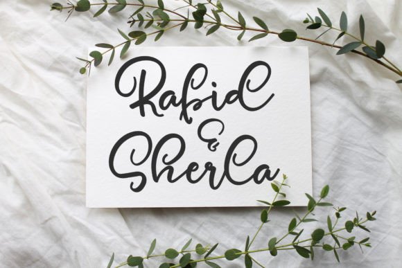 Holding Font - Preview 1