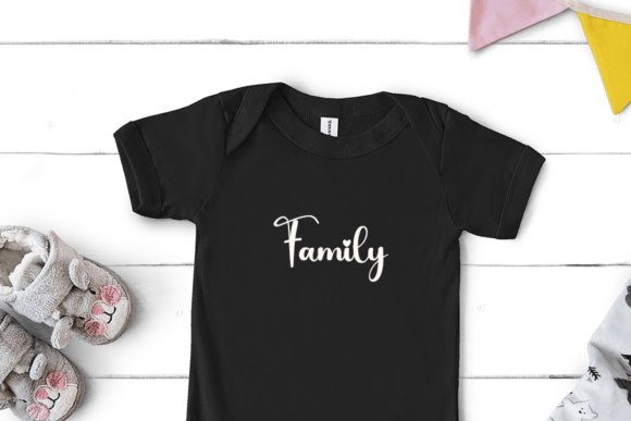 Family Font - Preview 4