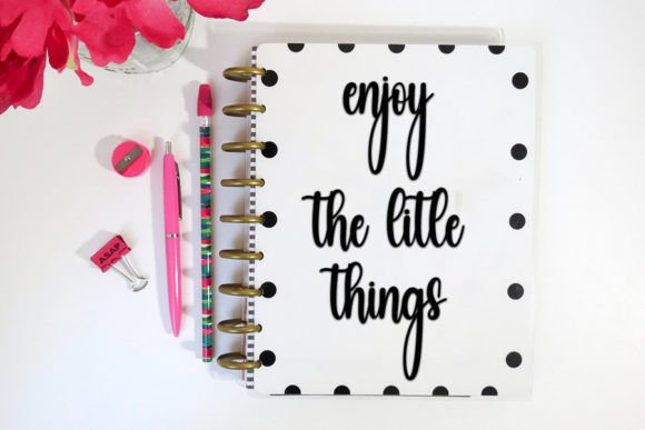 Beautiful Flower Font - Preview 1