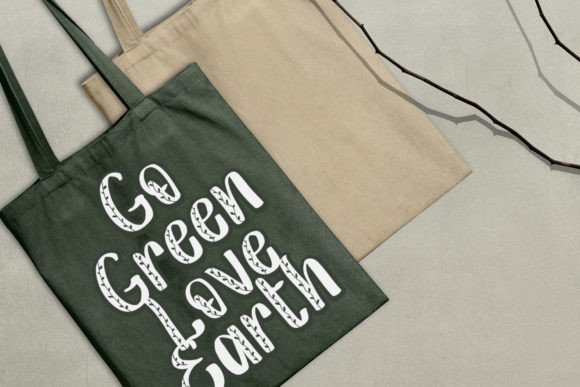 Christmas Leaf Font - Preview 3