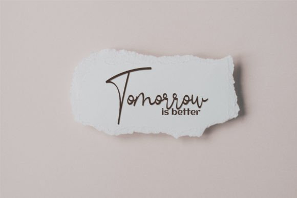 Creative Long Font - Preview 5