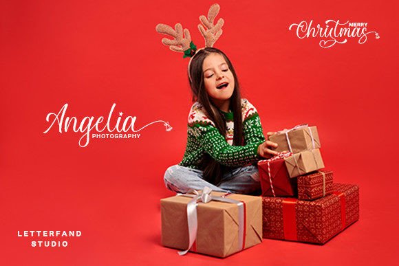 Christmas Maroon Font - Preview 1
