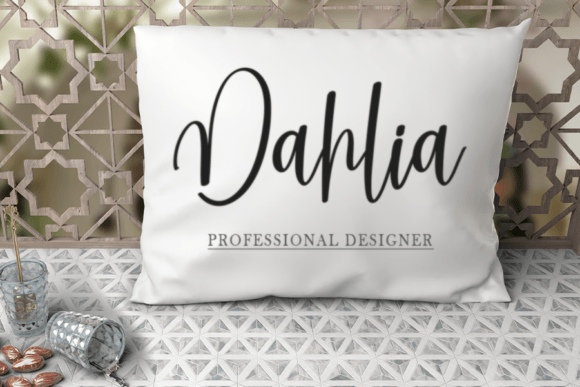 Black Sweater Font - Preview 2