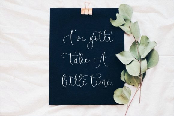 Blueberry Winter Font - Preview 4