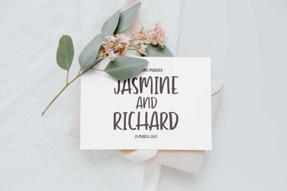 Berry Garden Font - Preview 2