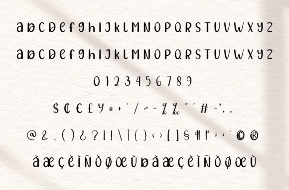 Aunty Font - Preview 5