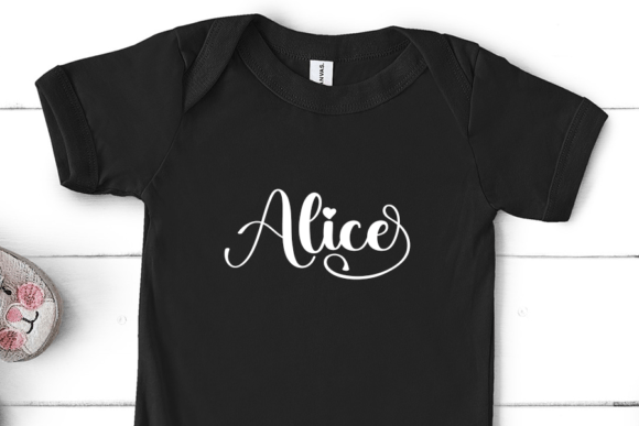 Alice Font - Preview 2