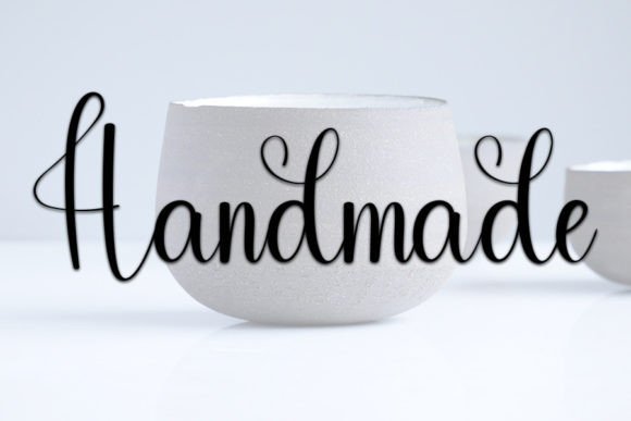 Holliday Font - Preview 4