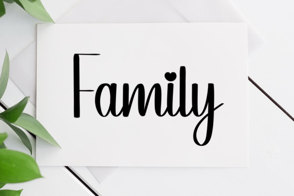 Holiday Font - Preview 1