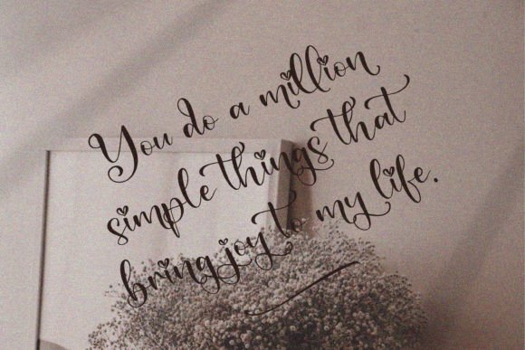 Adinda Novrie Font - Preview 1