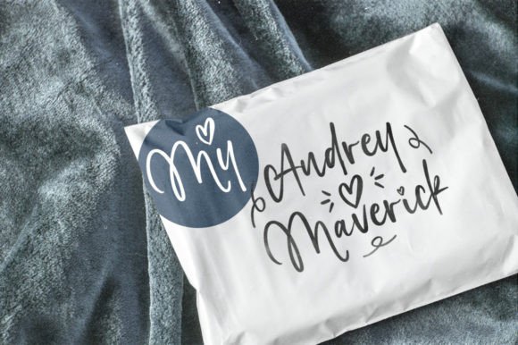 Beautiful Moonlight Font - Preview 1