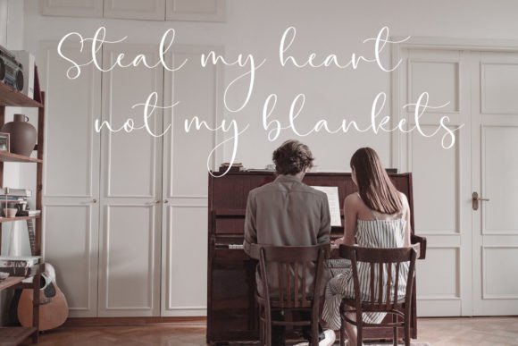 Majestic Jasmine Font PNG with transparent background - Preview 1
